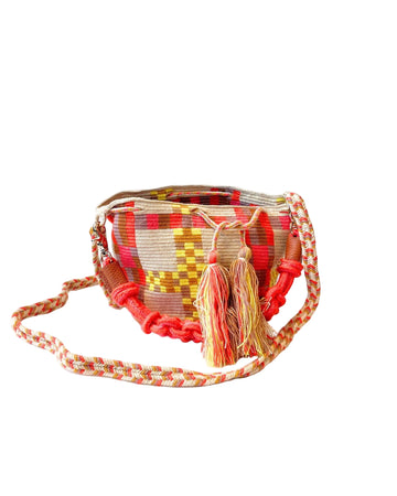 Crossbody Bag with Short Macrame Handle - M